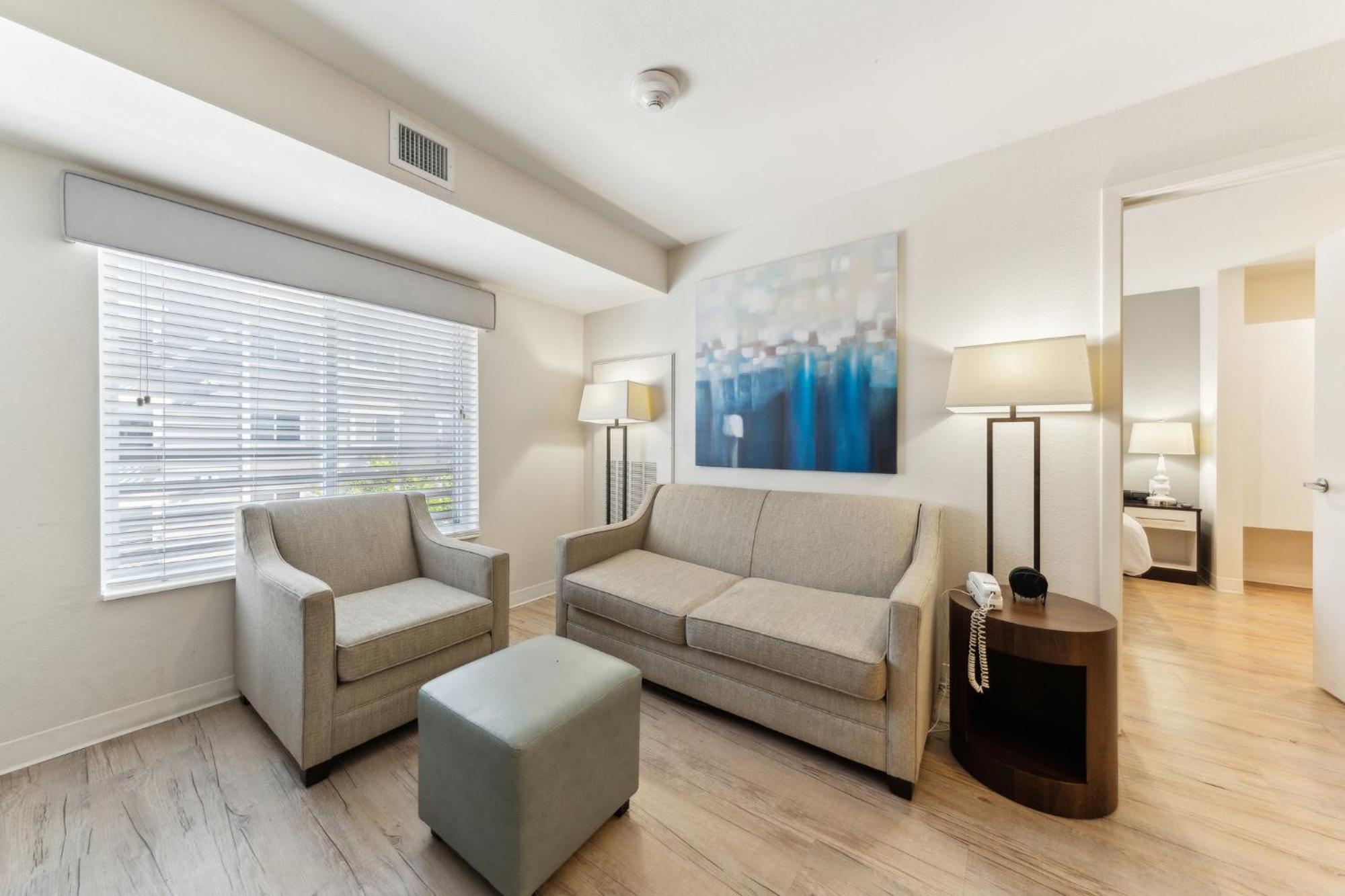 By Preston I Stylish 1bed I Pool Apartment San Antonio